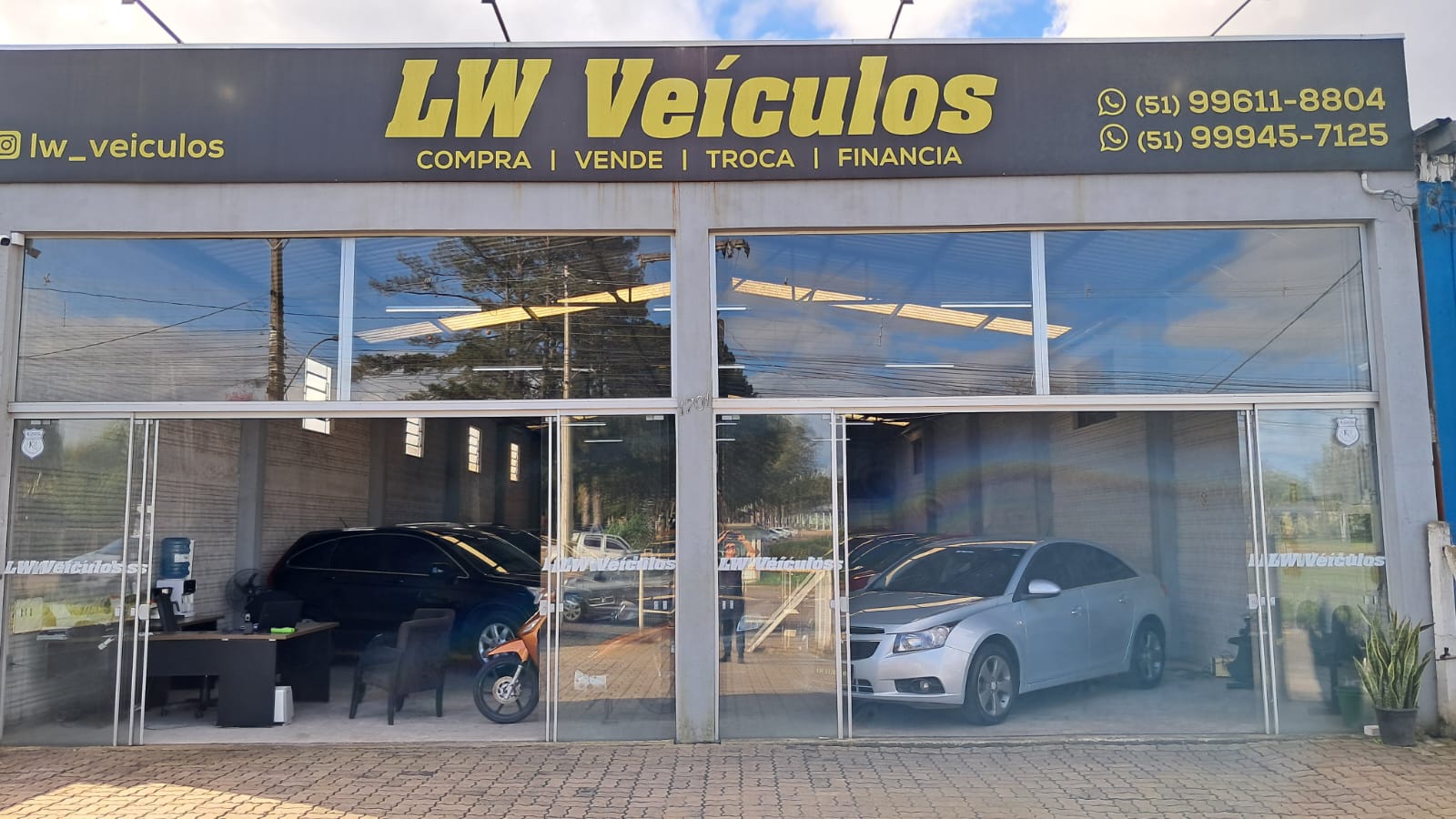 Fachada da LW Veículos